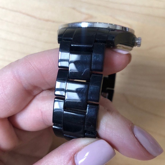 Black resin Fossil watch - Picture 2 of 5